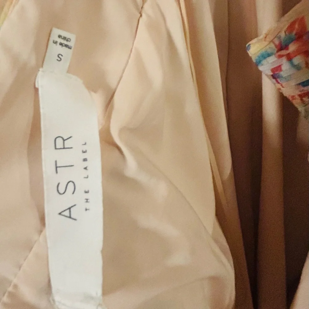 ASTR the Label Floral Maxi Dress in peach combo - Picture 4 of 4